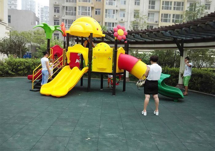 小型兒童樂(lè)園設(shè)備